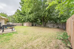 137 Roberts Dr, Saginaw, TX 76179 - Photo 28