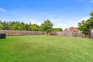 8421 Miramax Trail, Dallas, TX 75249 - Photo 20