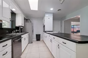 905 Ridgewood Terrace, Arlington, TX 76012 - Photo 14
