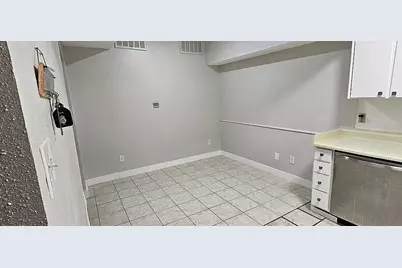 2100 Tanglewilde #167, Houston, TX 77063 - Photo 4