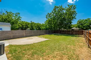 509 19th St, Grand Prairie, TX 75050 - Photo 14