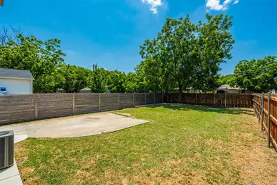 509 19th Street, Grand Prairie, TX 75050 - Photo 14