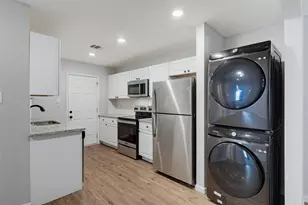 509 19th St, Grand Prairie, TX 75050 - Photo 2