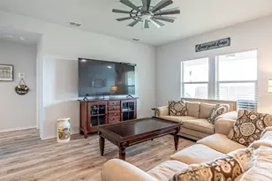 705 Basteen Ln, Justin, TX 76247 - Photo 6