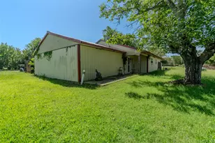 1611 Co Rd 4104, Greenville, TX 75401 - Photo 14
