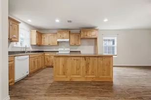 114 Wade St, Whitesboro, TX 76273 - Photo 4