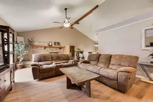 1022 Melissa Ln, Garland, TX 75040 - Photo 2