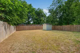 1422 Elmwood Ave, Fort Worth, TX 76104 - Photo 16