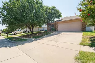 316 Heritage Dr, Crowley, TX 76036 - Photo 2