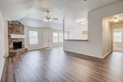 316 Heritage Drive, Crowley, TX 76036 - Photo 4