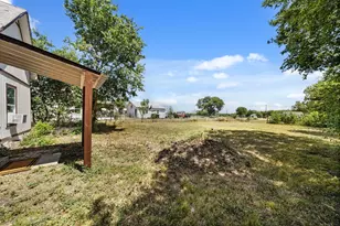 404 Eagle Dr, Eddy, TX 76524 - Photo 14