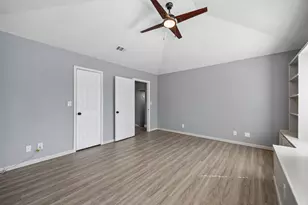 5639 Centeridge Dr, Dallas, TX 75249 - Photo 12