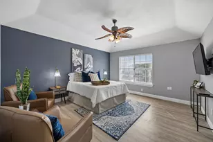 5639 Centeridge Dr, Dallas, TX 75249 - Photo 16