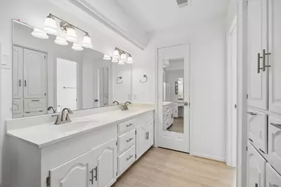 10014 Hickory Crossing, Dallas, TX 75243 - Photo 22