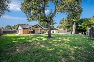 4025 Pepperwood Dr, Flower Mound, TX 75028 - Photo 4