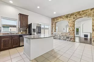 2117 Gregory Creek Dr, Little Elm, TX 75068 - Photo 6