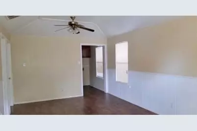 105 E Tyler Street #A, Ennis, TX 75119 - Photo 2
