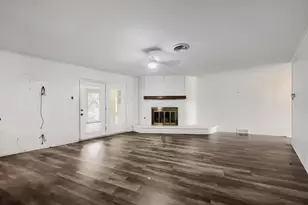 3912 Plantation Dr, Benbrook, TX 76116 - Photo 2