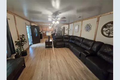 406 N Goliad, Runge, TX 78151 - Photo 4