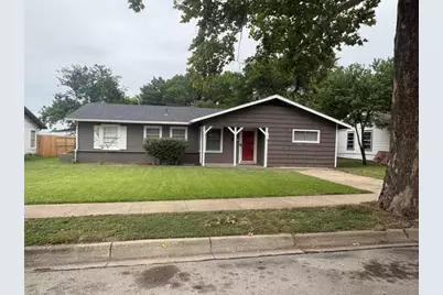 105 SW Taylor Street, Burleson, TX 76028 - Photo 2