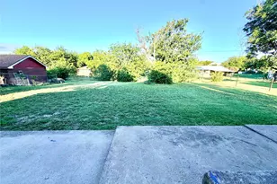 707 Reynolds St, Goldthwaite, TX 76844 - Photo 28