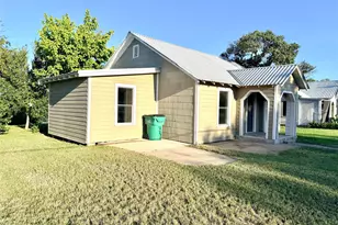 707 Reynolds St, Goldthwaite, TX 76844 - Photo 30