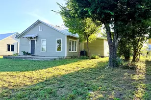 707 Reynolds St, Goldthwaite, TX 76844 - Photo 14
