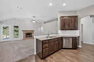 116 Wilson Cliff Dr, White Settlement, TX 76108 - Photo 10