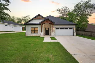 1838 S Park Ave, Denison, TX 75020 - Photo 1
