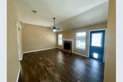 625 Main Street, Roanoke, TX 76262 - Photo 4