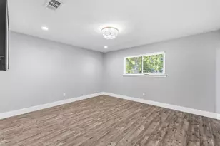 112 Royal Ln, Commerce, TX 75428 - Photo 22