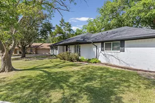 112 Royal Ln, Commerce, TX 75428 - Photo 36