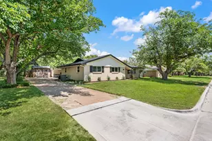 6517 Jameson St, Richland Hills, TX 76118 - Photo 2