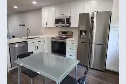 724 S Welch Street #4, Denton, TX 76201 - Photo 2