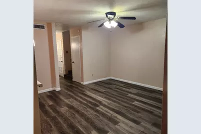 324 Valley Park Drive, Garland, TX 75043 - Photo 8