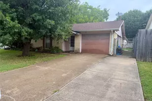 129 Astoria Dr, Cedar Hill, TX 75104 - Photo 2
