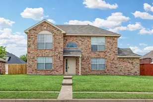 202 Lavender Dr, Cedar Hill, TX 75104 - Photo 2
