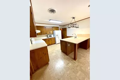 715 S Rusk Street, Gainesville, TX 76240 - Photo 10