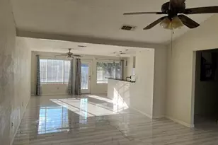 802 Matthews Ct, Arlington, TX 76012 - Photo 4