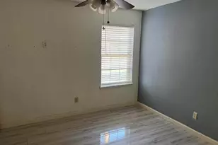 802 Matthews Ct, Arlington, TX 76012 - Photo 8