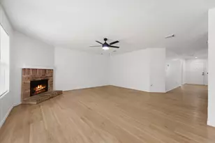 702 Lowe Dr, Cedar Hill, TX 75104 - Photo 6