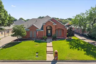 1013 Brook Arbor Dr, Mansfield, TX 76063 - Photo 2