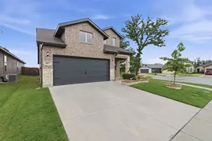 1017 King St, Aubrey, TX 76227 - Photo 2