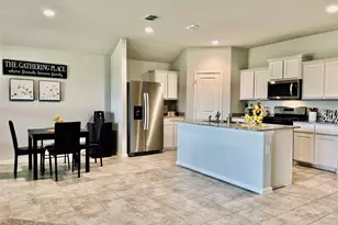 636 Mount Vis Ln, Fort Worth, TX 76131 - Photo 4
