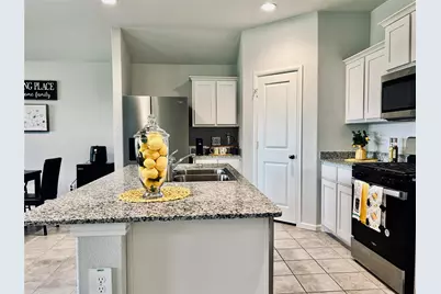 636 Mount Vista Lane, Fort Worth, TX 76131 - Photo 2