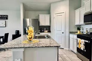 636 Mount Vis Ln, Fort Worth, TX 76131 - Photo 2