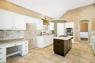 5713 Kelly Ct, Haltom City, TX 76137 - Photo 12