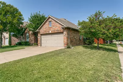 5713 Kelly Court, Haltom City, TX 76137 - Photo 2