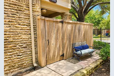 5200 Martel Avenue #24B, Dallas, TX 75206 - Photo 18
