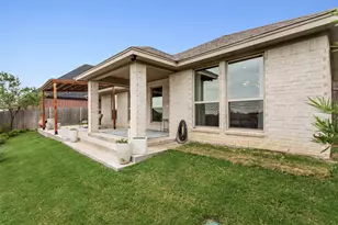 6921 Trail Rock Dr, Benbrook, TX 76126 - Photo 34